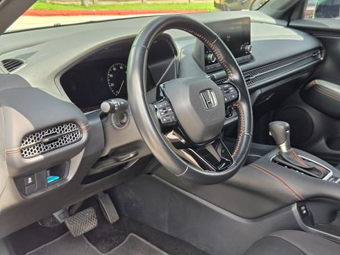 Used 2025 Honda HR-V Sport image 12