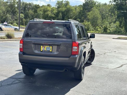 Used 2016 Jeep Patriot 75th Anniversary w/ Power Value Group AWD/4WD image 8