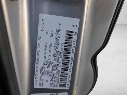 Used 2017 Toyota Tacoma SR image 15