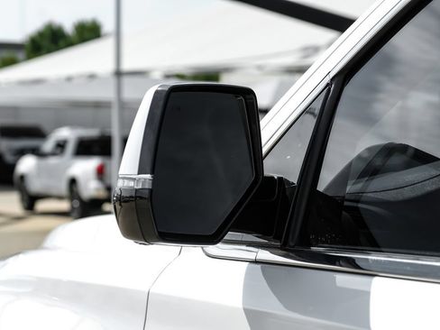 Used 2019 Cadillac Escalade ESV Premium Luxury RWD image 45