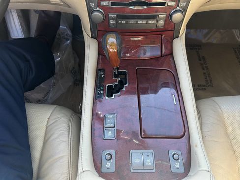 Used 2007 Lexus LS 460 image 17