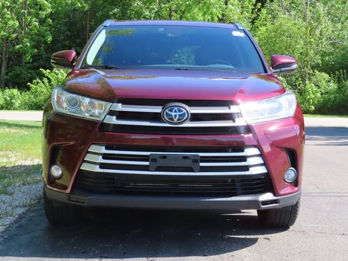 Used 2018 Toyota Highlander XLE AWD/4WD image 4