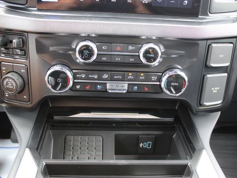 New 2026 Ford F250 Platinum w/ Tremor Off-Road Package AWD/4WD image 29