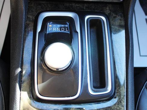 Used 2015 Chrysler 300 C w/ Light Group image 22