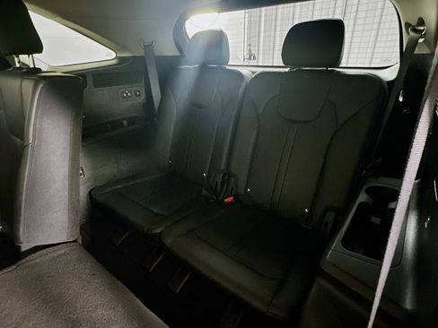 Used 2024 Kia Sorento S image 29