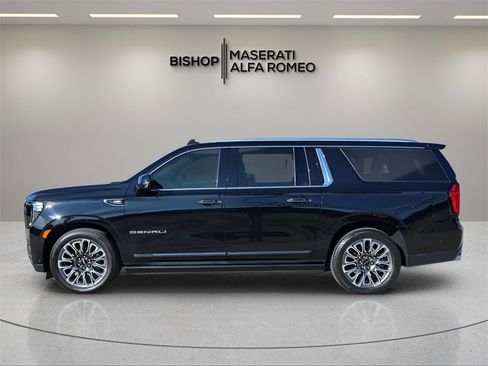 Used 2023 GMC Yukon XL Denali Ultimate image 4