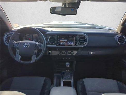 Used 2020 Toyota Tacoma TRD Sport w/ Technology Package image 23