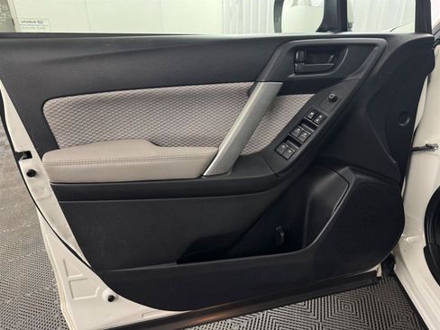 Used 2018 Subaru Forester 2.5i Premium AWD/4WD image 28