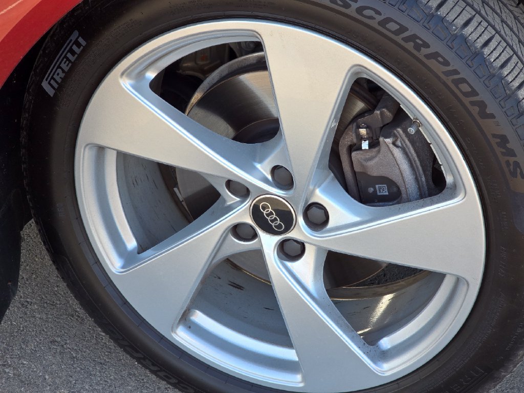 Certified 2025 Audi Q5 Prestige AWD/4WD image 10