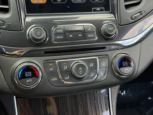 Used 2017 Chevrolet Impala Premier FWD image 23