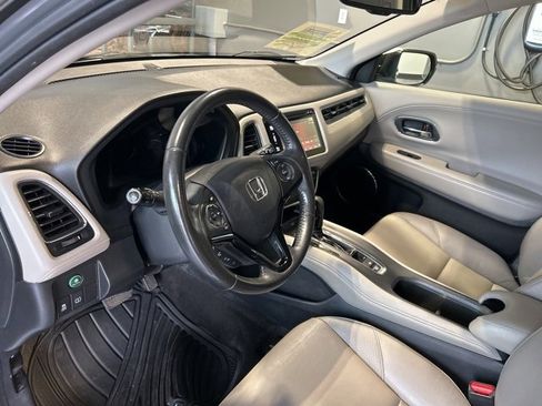 Used 2017 Honda HR-V EX-L image 2