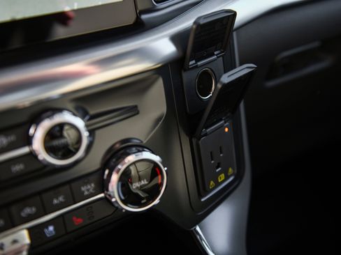 New 2025 Ford F150 Lariat w/ Equipment Group 501A Mid image 23