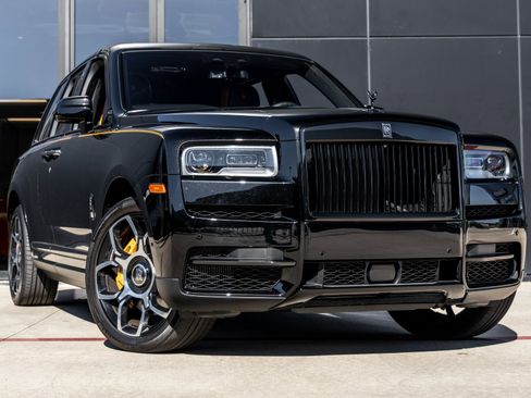 Used 2023 Rolls-Royce Cullinan Black Badge w/ Dark Exterior Package image 5