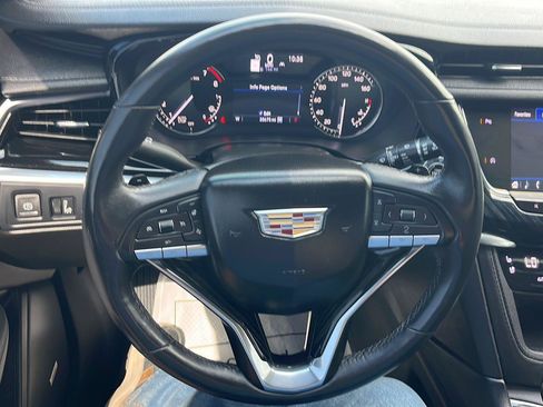 Used 2024 Cadillac XT6 Premium Luxury AWD/4WD image 11