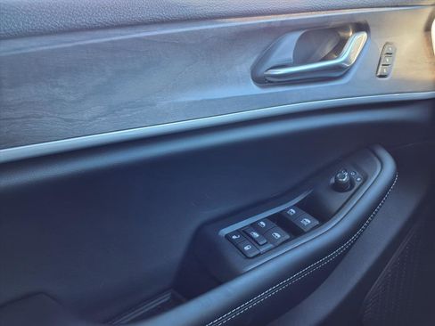 Used 2025 Jeep Grand Cherokee Limited image 19