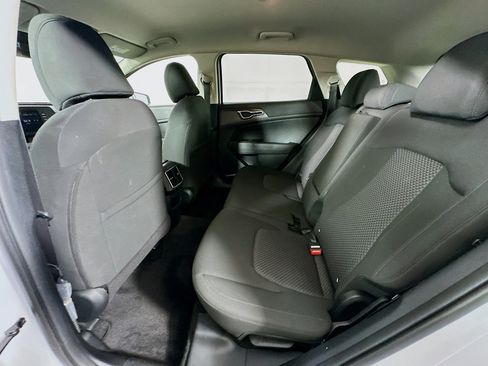Used 2025 Kia Sportage LX FWD image 25