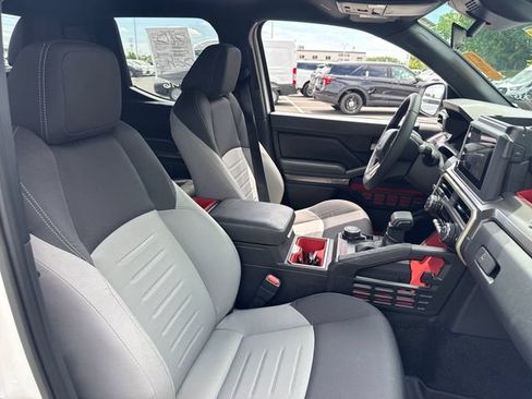 Used 2025 Toyota Tacoma TRD Sport AWD/4WD image 13