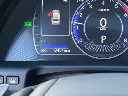 Used 2025 Lexus ES 300h w/ Premium Package image 19