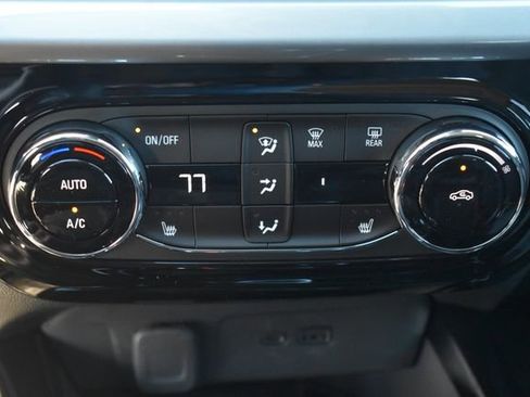 New 2026 Chevrolet Trax LT w/ Sunroof Package image 28