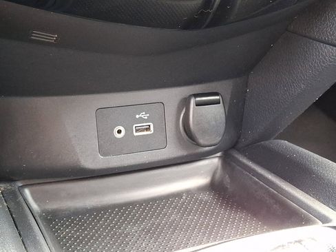 Used 2018 Nissan Rogue SV AWD/4WD image 23