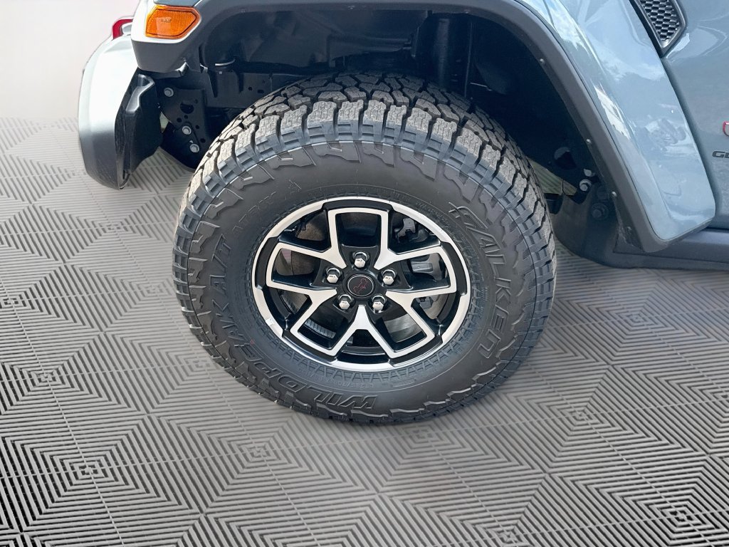 New 2026 Jeep Gladiator Rubicon w/ Steel Power Dome Hood Package AWD/4WD image 34