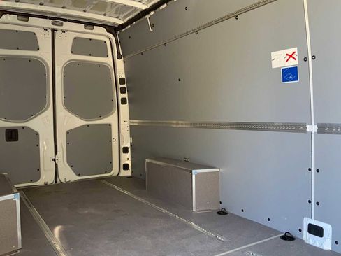 Certified 2025 Mercedes-Benz Sprinter 2500 image 17