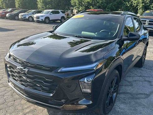 Used 2025 Chevrolet Trax ACTIV w/ Driver Confidence Package FWD image 6