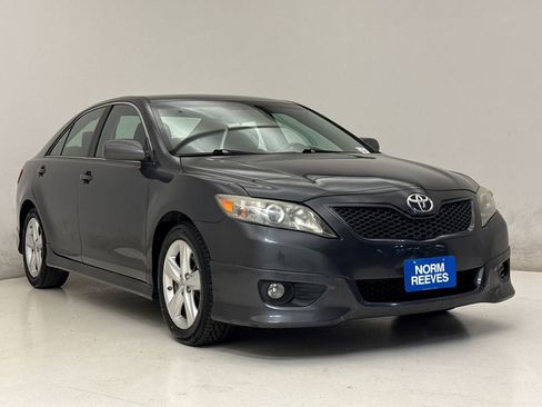 Used 2010 Toyota Camry SE FWD image 4