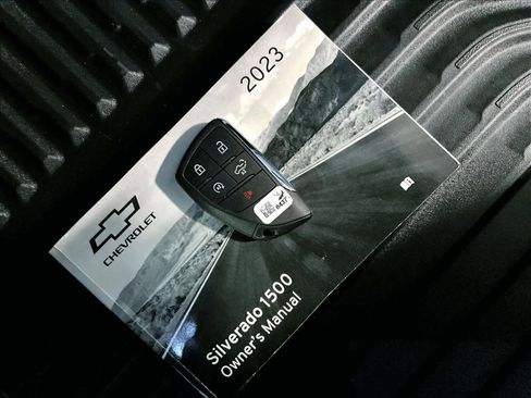 Used 2023 Chevrolet Silverado 1500 Custom image 31
