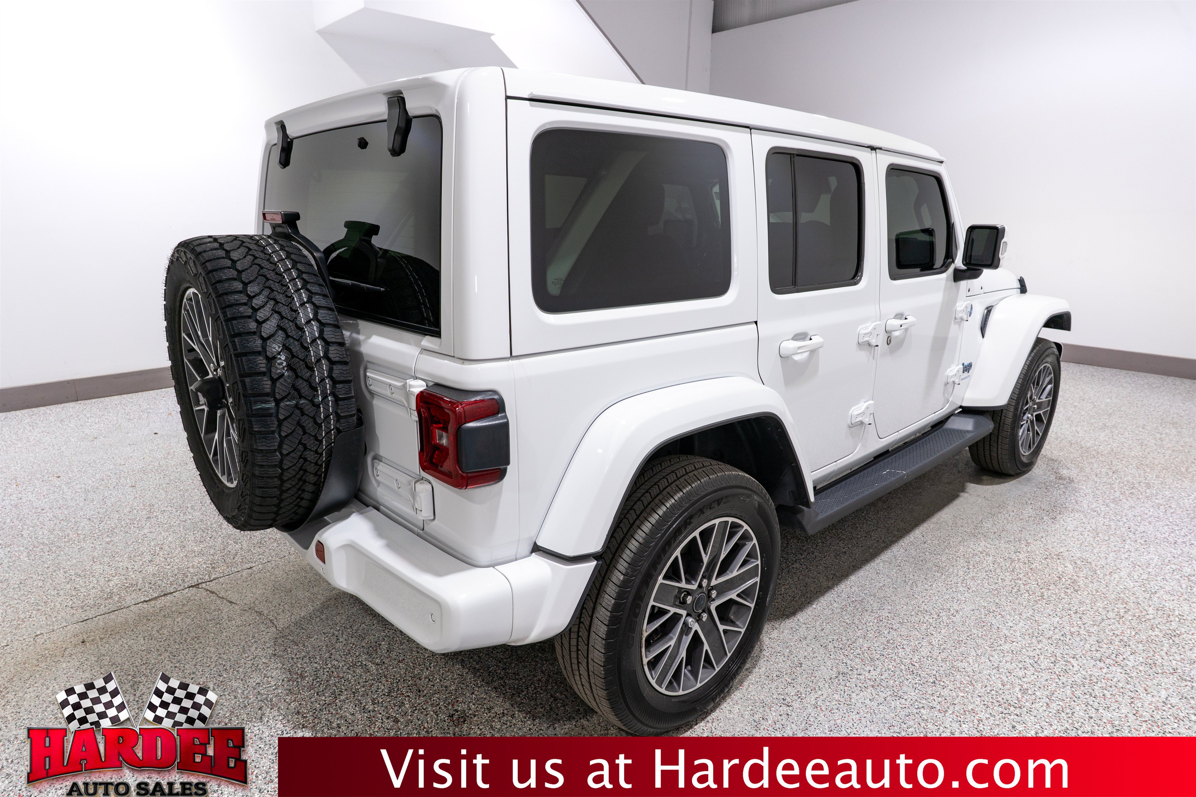 Used 2024 Jeep Wrangler High Altitude AWD/4WD image 5