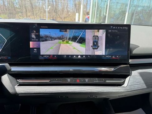 Used 2026 BMW 530i xDrive w/ M Sport Package image 14