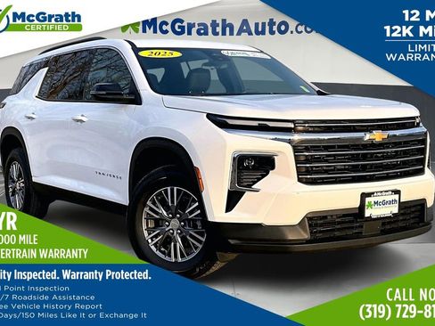Used 2025 Chevrolet Traverse LT image 1