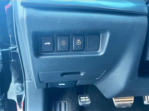 Used 2022 Nissan Maxima SR w/ Sport Mat Group image 10