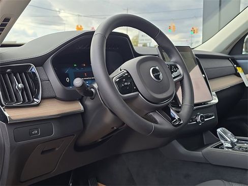 New 2026 Volvo XC90 B6 Plus w/ Protection Package Premier image 7