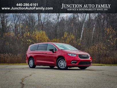 New 2026 Chrysler Pacifica Select