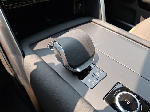 New 2026 Land Rover Discovery Dynamic SE AWD/4WD image 13