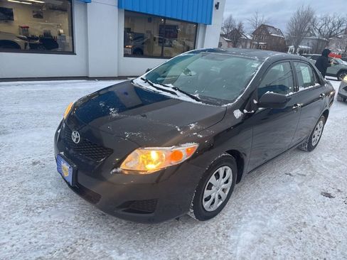 Used 2010 Toyota Corolla image 2