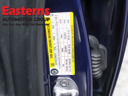 Used 2023 Tesla Model 3 Standard Range image 32