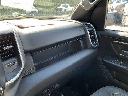 Used 2021 RAM 1500 Big Horn AWD/4WD image 49