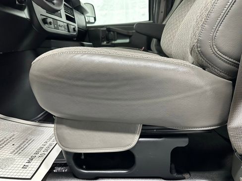 Used 2025 Chevrolet Express 3500 LT w/ LT Preferred Equipment Group image 13