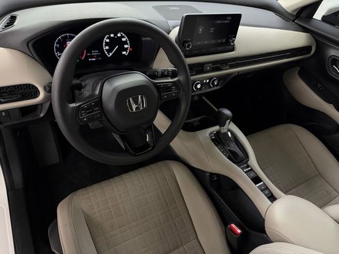 Certified 2023 Honda HR-V LX image 4