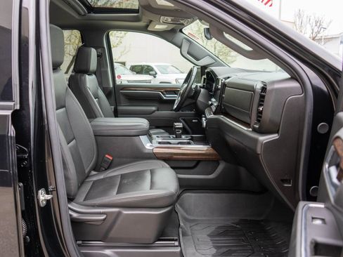 Used 2025 GMC Sierra 1500 Elevation w/ Elevation Premium Package AWD/4WD image 10
