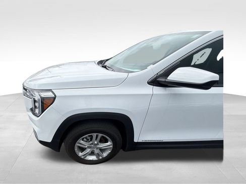 Used 2023 GMC Terrain SLE w/ Driver Convenience Package AWD/4WD image 10