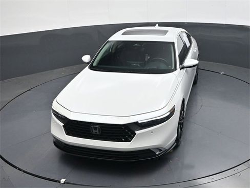 Used 2023 Honda Accord Touring image 25