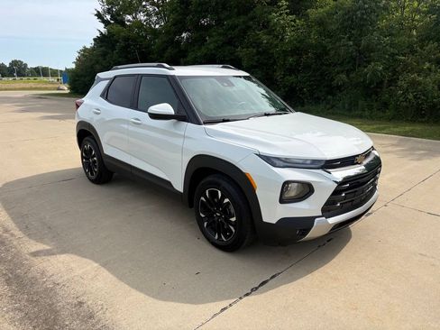 Used 2023 Chevrolet TrailBlazer LT w/ Convenience Package FWD image 11