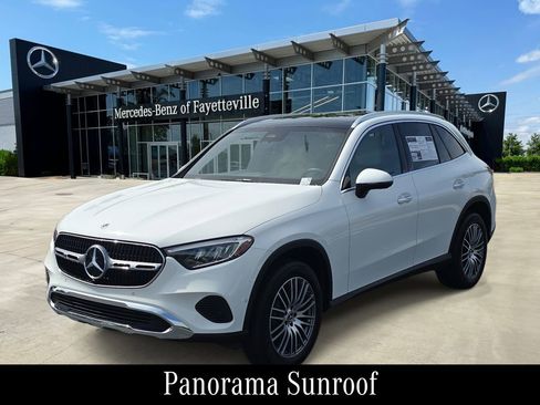 Used 2025 Mercedes-Benz GLC 300 image 1