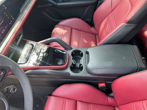 Certified 2026 Porsche Cayenne GTS AWD/4WD image 16