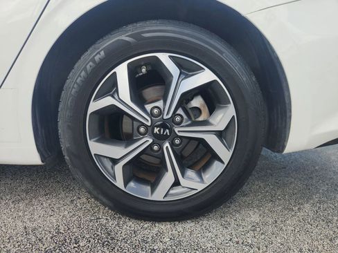Used 2020 Kia Forte LXS FWD image 20