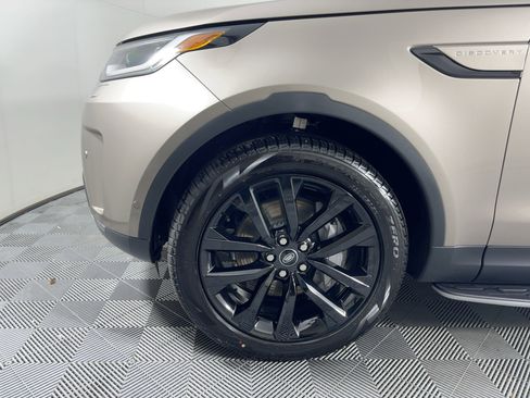 New 2026 Land Rover Discovery S image 13