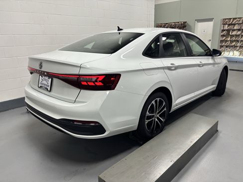 New 2025 Volkswagen Jetta Sport image 6